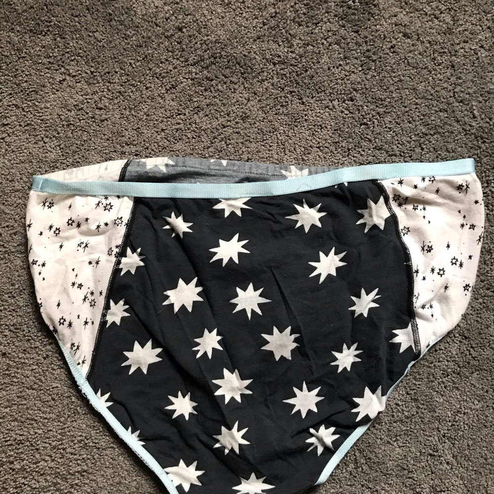Bundle of three Tuesday Bassen size L underwear - Picture 7 of 11